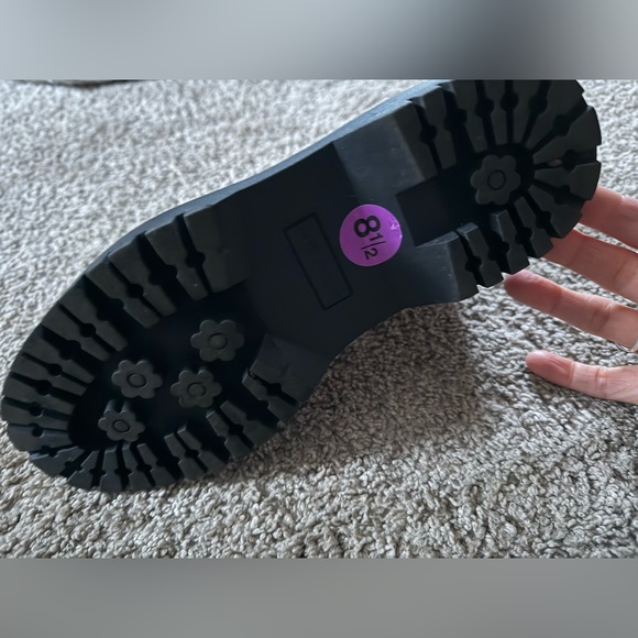 8.5 Doc Marten style boots - Picture 5 of 5